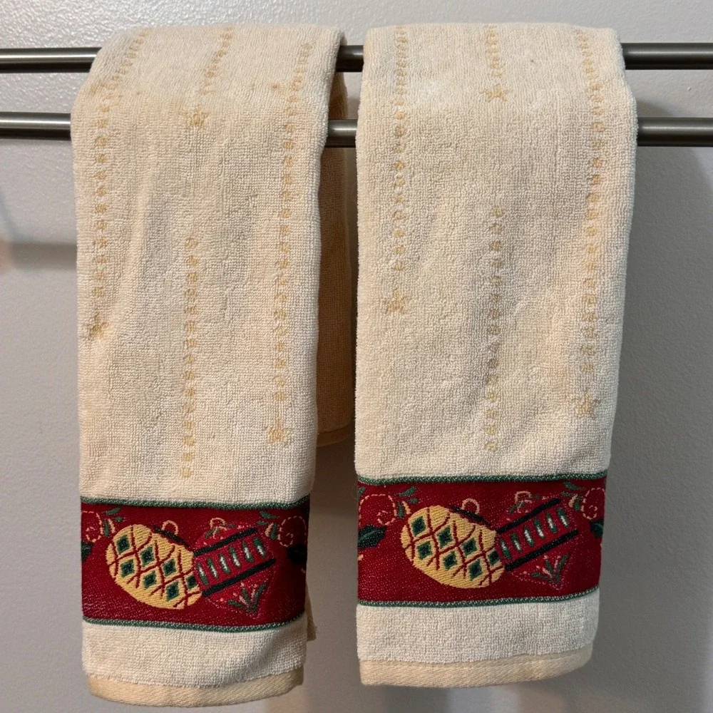 2 Lenox Christmas Hand Towel Cream Cotton Star Ornament Holly Holiday Decor NEW